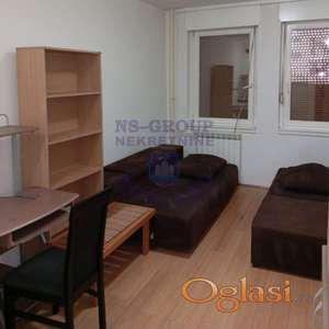 Odlicna garsonjera na Bulevaru