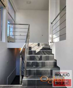 ROTKVARIJA, 58m2, Lokal-Ulični