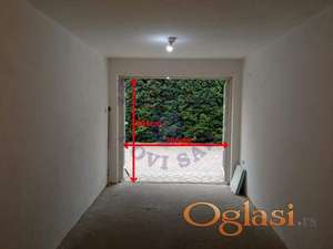 Izdaje se samostalna prizemna garaža površine 14m2.