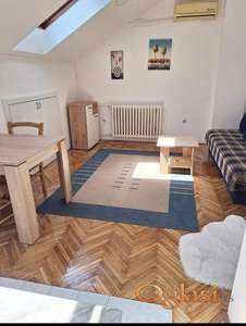 Izdajem garsonjeru na Bulevaru oslobodjenja