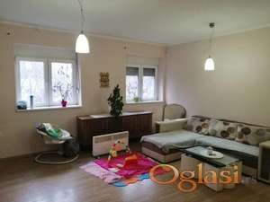 SPRATNA KUĆA SA DVA STANA