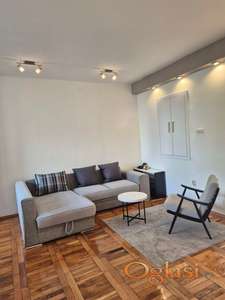 CENTAR - KEJ - ODLIČAN TROSOBAN STAN - MOŽE I ZA POSLOVNI PROSTOR - USELJIV ODMAH!!!!