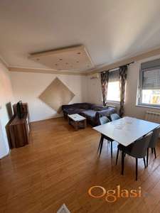 Izdaje se prostran jednoiposoban stan u srcu grada - Šafarikova