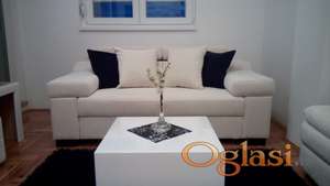 Luksuzno opremljen stan za izdavanje