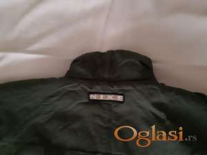 Prodajem original NIKE jaknu - dobijenu iz Nemačke