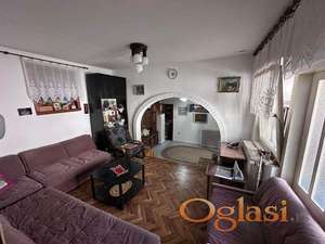 Kuća u centru grada, 122m2 - 160.000e HITNO!
