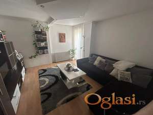 Odličan četvorosoban porodičan stan -Novo naselje