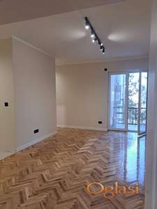 Salonski stan 59m2 u Petra Draošina potpuno renoviran