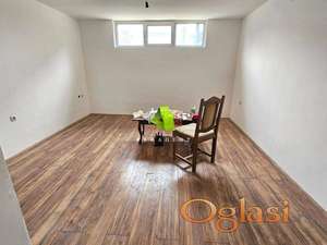 Dvoiposoban stan bez ulaganja  u Vrežini ID#6350