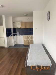Na prodaju jednoiposoban stan, 45m2, kod Vojne bolnice