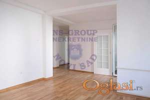 Izdaje se prazan dvosoban stan površine 55 m² na Bulevaru oslobođenja.