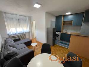 ИЗДАЈЕ СЕ ЛЕП И ФУНКЦИОНАЛАН ДВОСОБАН СТАН – 49 м², БЛИЗИНА САЈМА