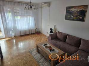 Novi Sad - Bulevar cara Lazara kod Muzičke škole i Limanske pijace - trosoban stan - 163.150 eura