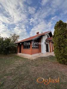 NA PRODAJU – DVE VIKEND KUĆE U ČORTANOVCIMA