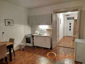 Izdajem garsonjeru 33m2 - centar