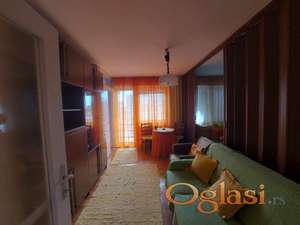 Udoban Jednoiposoban 46 m², Rotkvarija/Bulevar oslobođenja, terasa, parking – 300 €