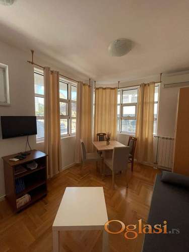 Odličan jednoiposoban u centru ID#1074