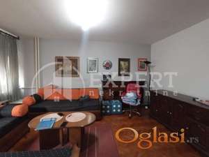 Izdaje se četvorosoban stan kod Doma zdravlja