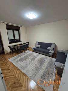 IZDAJE SE  direktno od vlasnika -potpuno namešten jednoiposoban stan CENTAR u ul.Petra Drapšina