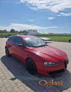 Alfa Romeo 147 RESTYLING desno krilo