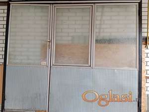 Prodajem garažna vrata