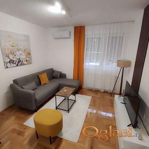 Nov stan za izdavanje, 38m2, iza Sheratona (Novi Sad)