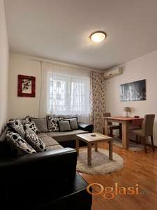 Jednoiposoban namešten stan – Sajam/Medicinski fakultet