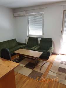 Izdajem namešten stan na Grbavici