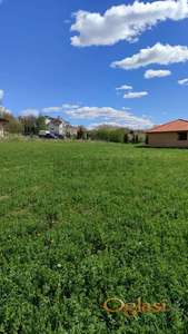 U ponudi  plac od 12,54 ara u naselju Petrovac