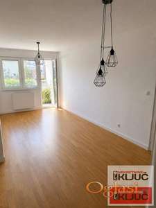PETROVARADIN, 59m2, Trosoban, Novogradnja, Parking