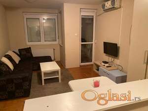 Izdajem stan Nova Detelinara