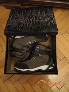 Zimske / planinarske čizme – br. 43 – nenošene