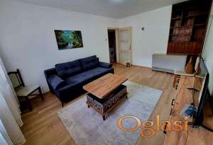 Dvosoban stan u centru - I sprat - Renoviran sa parkingom