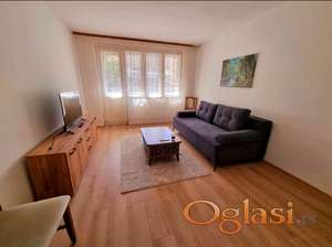 Dvosoban stan u centru - I sprat - Renoviran sa parkingom