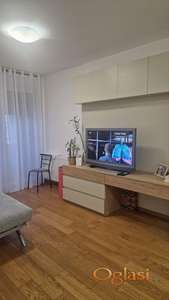 Opremljena garsonjera na Grbavici