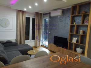 Fantastična prilika. Izdaje se luksuzan jednoiposoban stan na Salajci.