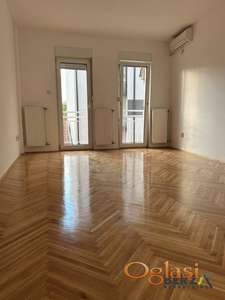 PRAZAN DVOIPOSOBAN STAN SA GARAŽOM - PODBARA