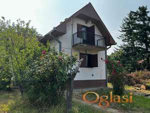 Odlična vikendica pogodna za život tokom cele godine