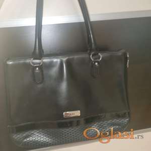 MONA TORBA-KAO NOVA NOŠENA PAR PUTA