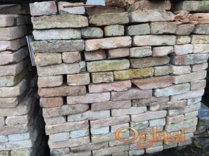 Prodajem staru ciglu 950 kom