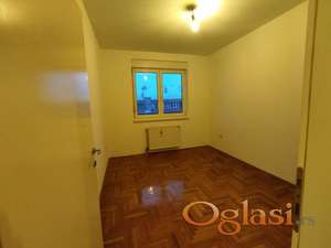 Odličan trosoban stan na Novoj Detelinari!