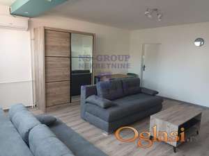 Izdaje se lepo uređen, potpuno namešten stan od 34m² u Novom Sadu