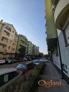 TROSOBAN STAN NA GRBAVICI, ULICA KOLO SRPSKIH SESTARA, BLIZU FAKULTETA , PROMENADE, SPENSA , MEDICINSKOG FAKULTETA