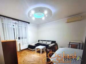 IZDAJE SE LEP KOMFORAN DVOSOBAN STAN, GRBAVICA