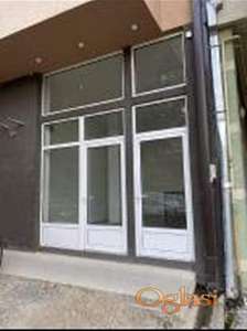 ULICNI LOKAL 70m2 SA MAGACINOM I PARKING MESTOM