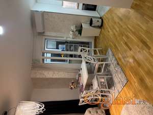 Namesten porodicni stan sa parkingom