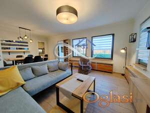 Sremska Kamenica - Moderna kuća sa dvorištem i pogledom na Dunav ID#1449