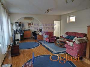 Odlicna spratna kuca u Erdeviku