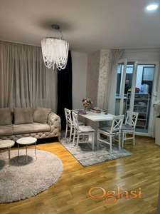 *-Odličan trosoban stan na SUPER lokaciji-*