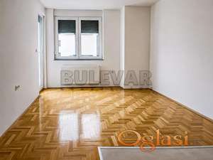 Nov stan u centru, neuseljavan, Cg, V. sprat, lift